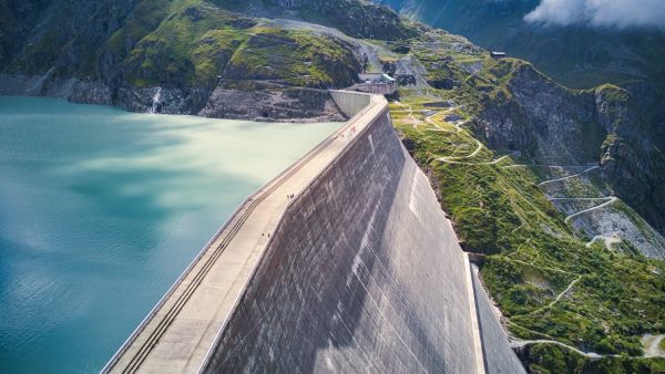 V energetice na Švýcary nemáme. A o solárech a větrnících to fakt není