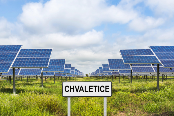 Zbourejme Chvaletice a postavme solární elektrárnu větší než Pardubice!
