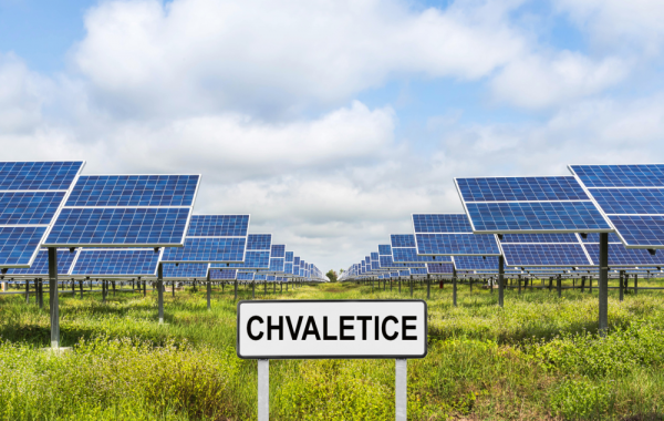 Zbourejme Chvaletice a postavme solární elektrárnu větší než Pardubice!